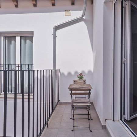 San Miguel, Luxury Apartments. Валенсия Экстерьер фото